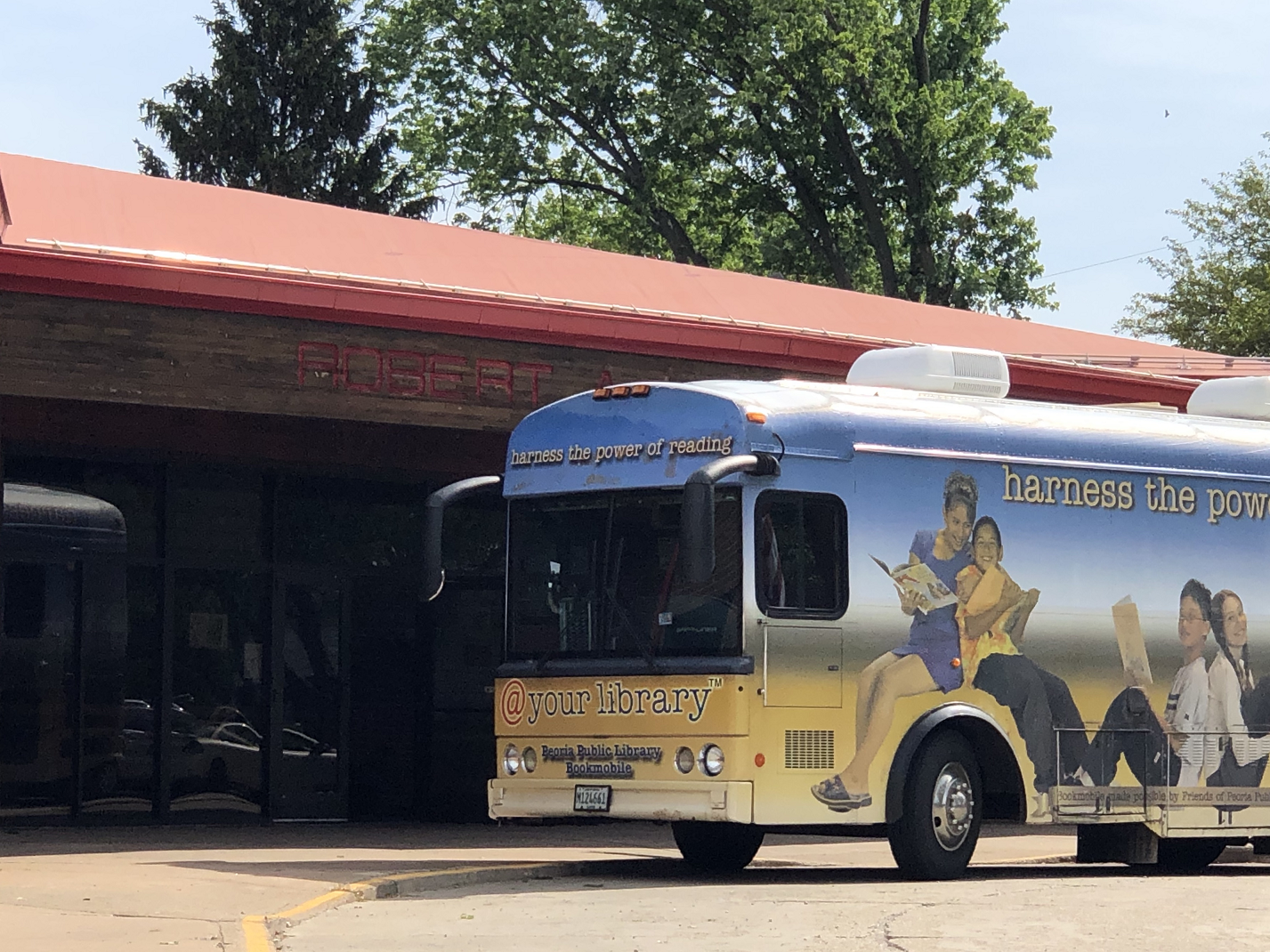Bookmobile_JamiesonSchool_smaller